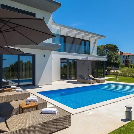 Ferienhaus Gorgeous In With Kitchen