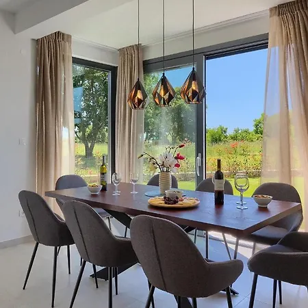 Gorgeous In With Kitchen