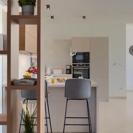 Ferienhaus Gorgeous In With Kitchen Poreč