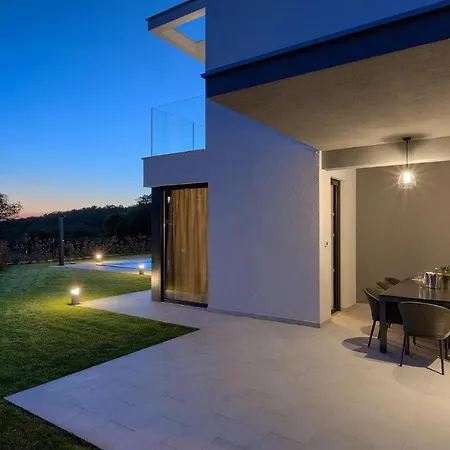 Gorgeous In With Kitchen Poreč